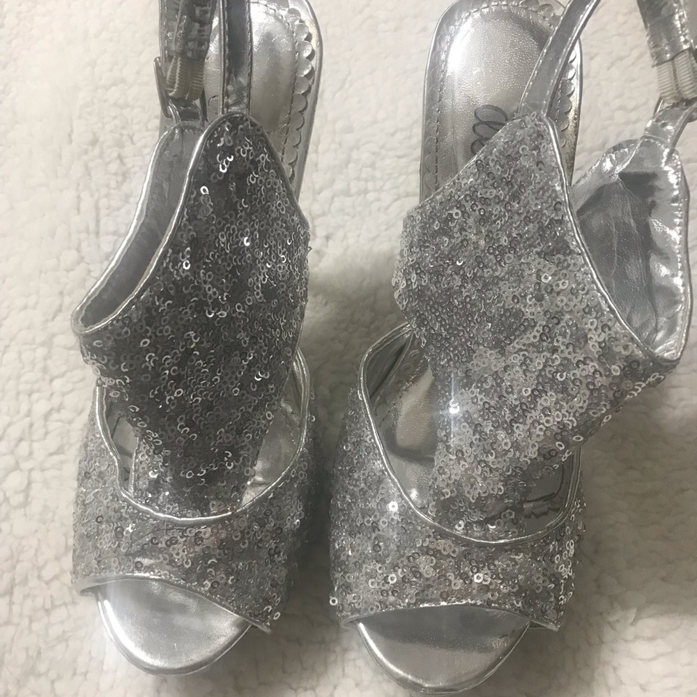 Very Awesome silver color sequence sandals